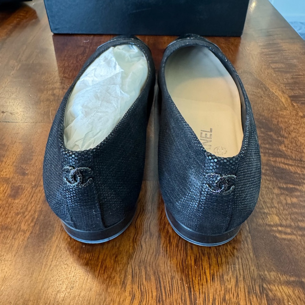 Classic Black Chanel Flats - Picture 7 of 10